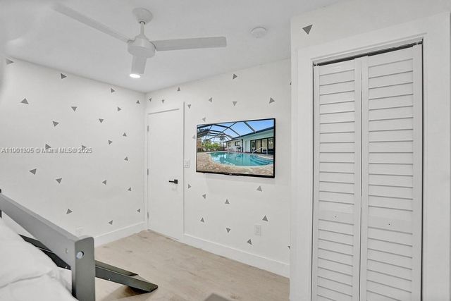 1141 N Northlake Dr, Hollywood, FL 33019