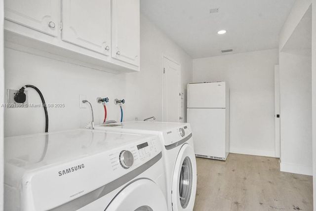 1141 N Northlake Dr, Hollywood, FL 33019