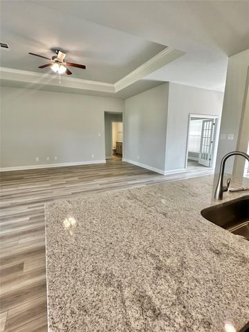 4210 Leslies Way, Dickinson, TX 77539