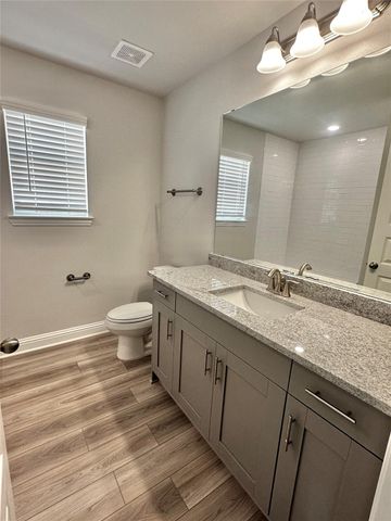 4210 Leslies Way, Dickinson, TX 77539