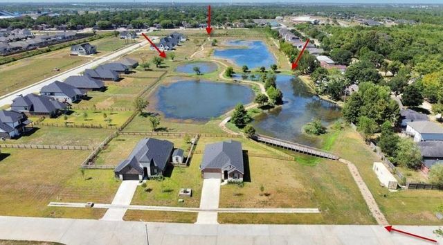 4210 Leslies Way, Dickinson, TX 77539