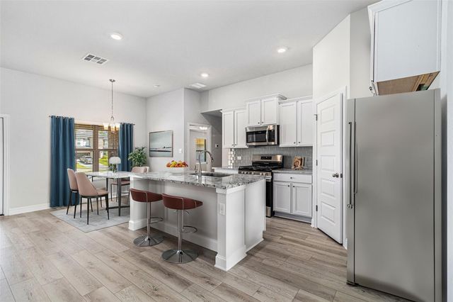 4210 Leslies Way, Dickinson, TX 77539