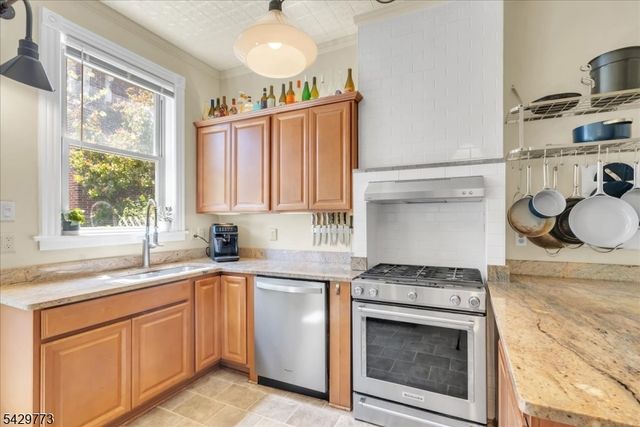 116 Park Ave, Newark City, NJ 07104