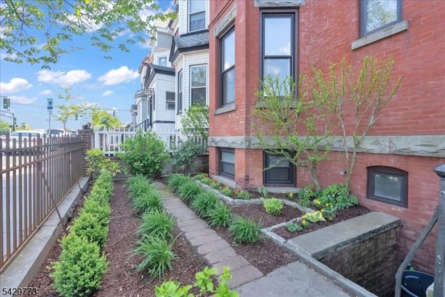 116 Park Ave, Newark City, NJ 07104