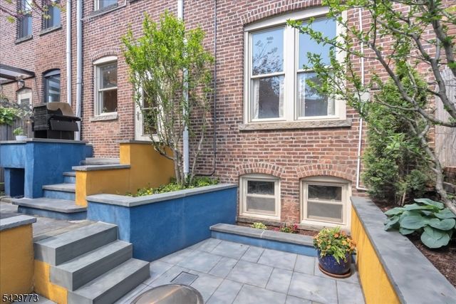 116 Park Ave, Newark City, NJ 07104