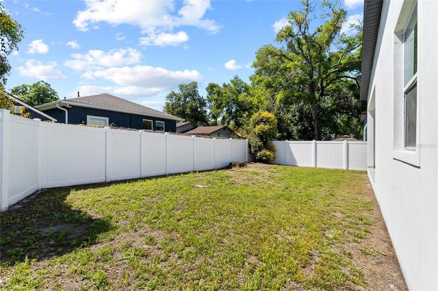 122 W SLIGH AVENUE, Tampa, FL 33604