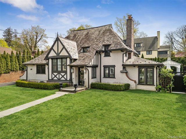 216 Beverly Road, Douglaston, NY 11363
