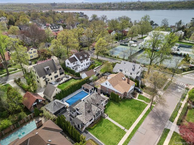 216 Beverly Road, Douglaston, NY 11363