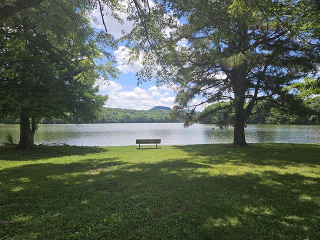 275 Lakeside Dr, Carthage, TN 37030