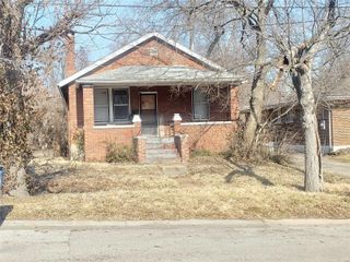 8815 Clifton Avenue, St Louis, MO 63136