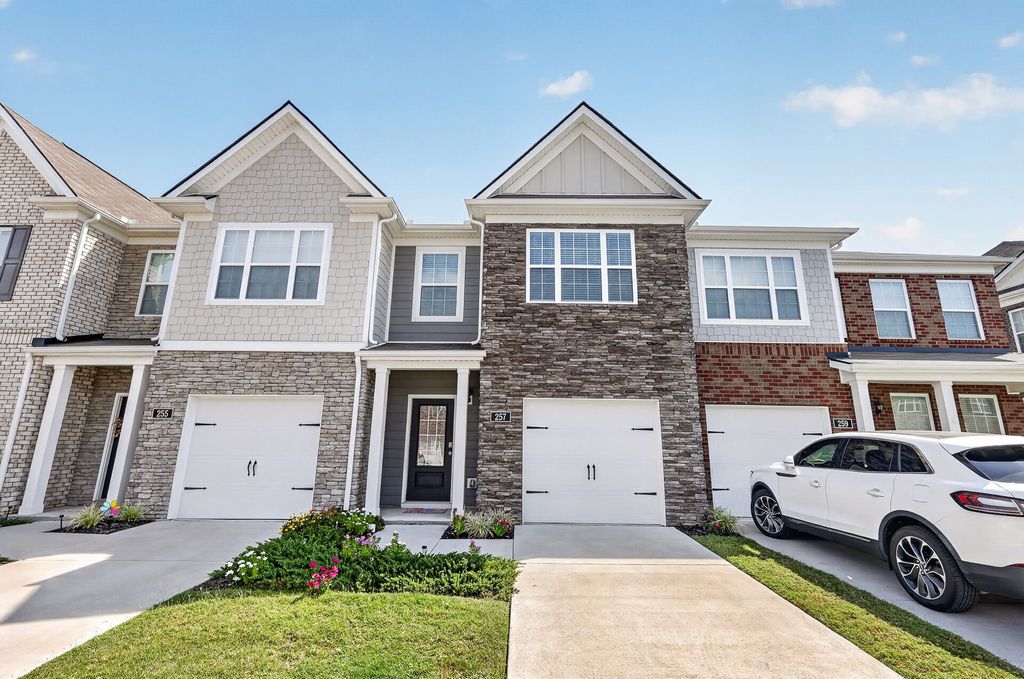 257 Hazel Ln, Lebanon, TN 37087