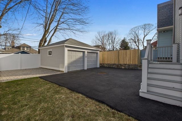 46 Murray Hill Rd, Boston, MA 02131