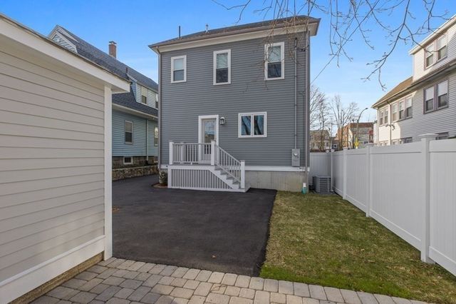 46 Murray Hill Rd, Boston, MA 02131