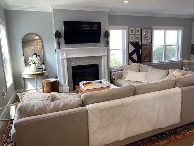 46 Murray Hill Rd, Boston, MA 02131