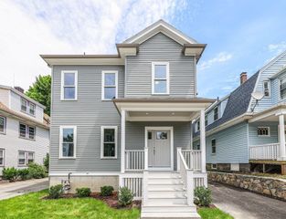 46 Murray Hill Rd, Boston, MA 02131