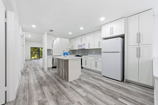 10188 Mangrove Drive 204, Boynton Beach, FL 33437