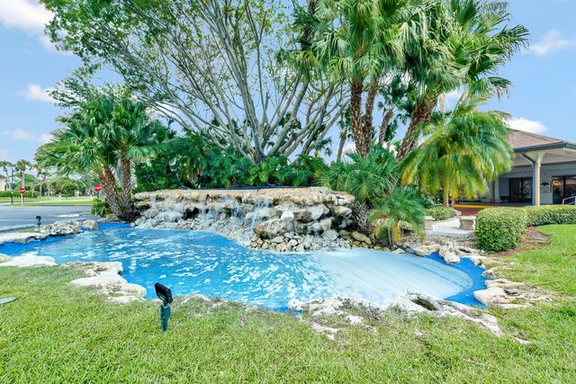 10188 Mangrove Drive 204, Boynton Beach, FL 33437