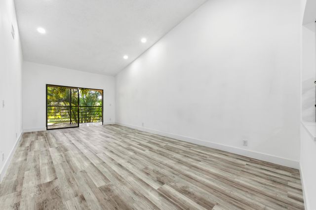 10188 Mangrove Drive 204, Boynton Beach, FL 33437