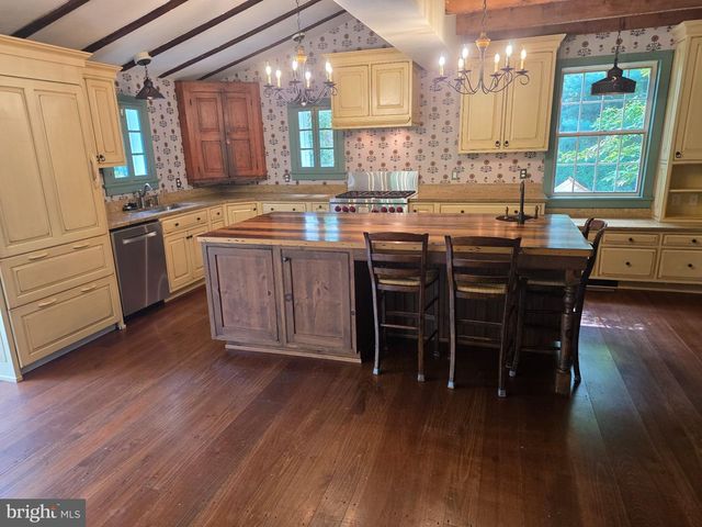 781 FAIRVIEW RD, Glenmoore, PA 19343