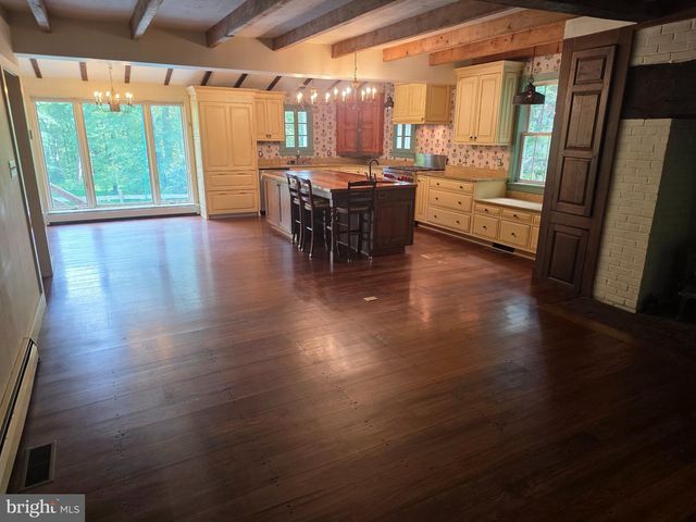 781 FAIRVIEW RD, Glenmoore, PA 19343