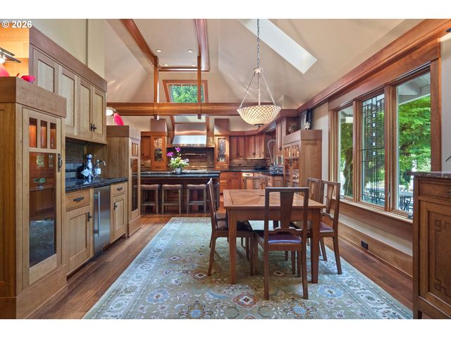 1506 S BUDDINGTON St, Portland, OR 97219