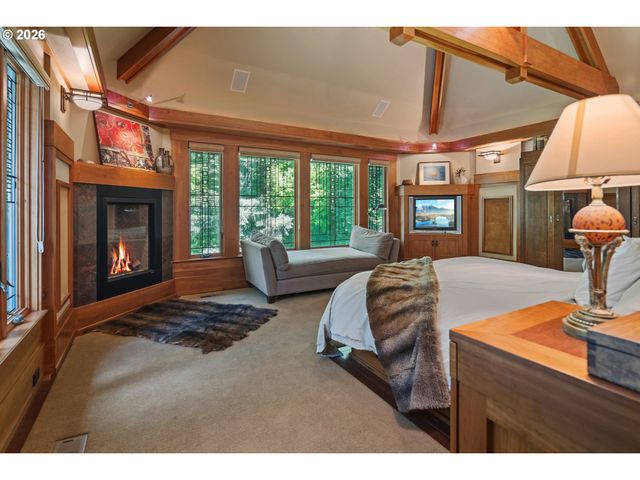 1506 S BUDDINGTON St, Portland, OR 97219