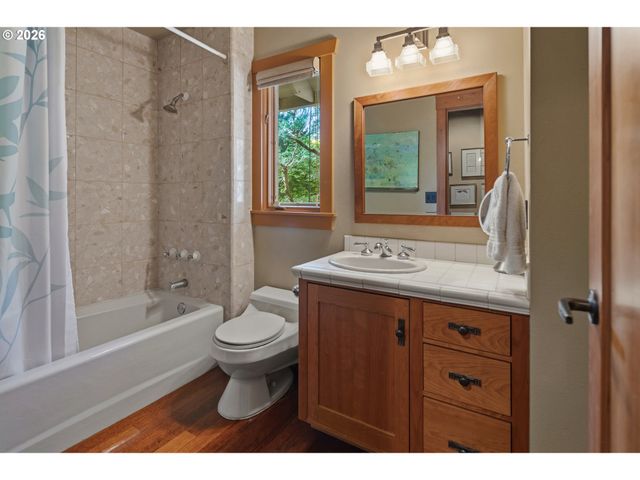 1506 S BUDDINGTON St, Portland, OR 97219