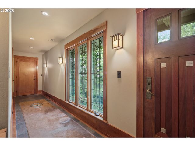 1506 S BUDDINGTON St, Portland, OR 97219