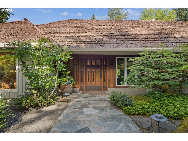 1506 S BUDDINGTON St, Portland, OR 97219