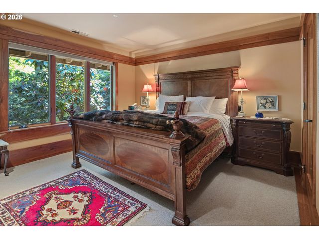 1506 S BUDDINGTON St, Portland, OR 97219