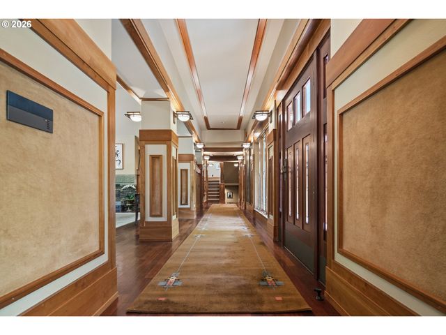 1506 S BUDDINGTON St, Portland, OR 97219