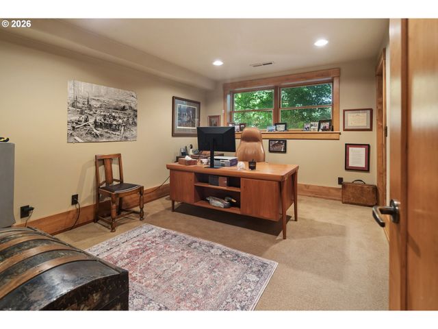1506 S BUDDINGTON St, Portland, OR 97219