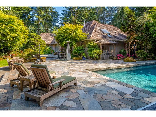 1506 S BUDDINGTON St, Portland, OR 97219