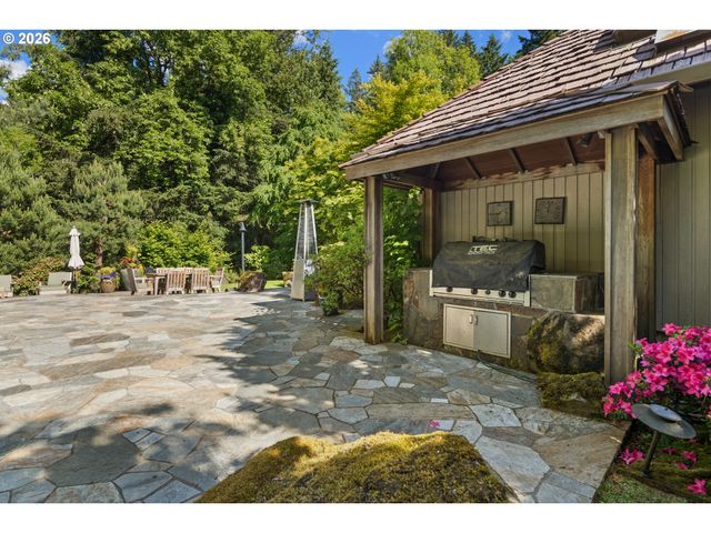1506 S BUDDINGTON St, Portland, OR 97219