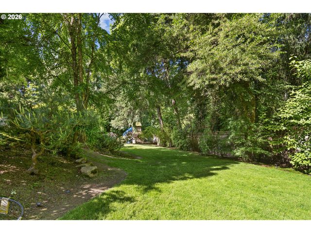 1506 S BUDDINGTON St, Portland, OR 97219
