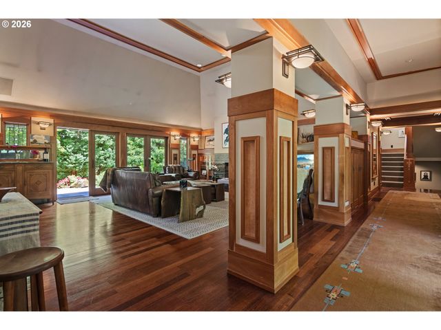 1506 S BUDDINGTON St, Portland, OR 97219