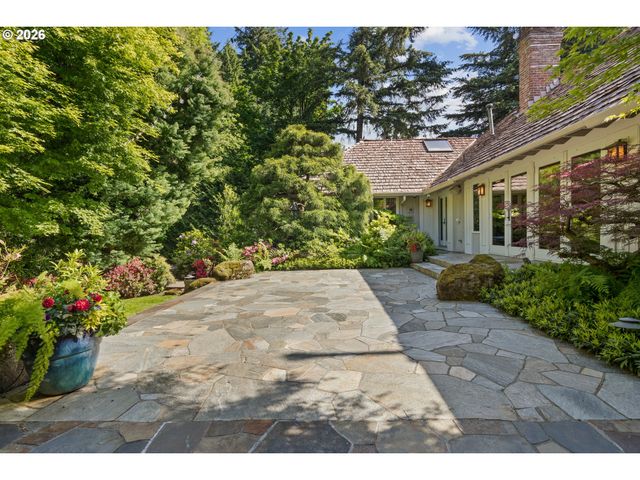 1506 S BUDDINGTON St, Portland, OR 97219