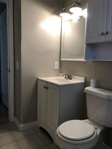 4250 NW 21st Avenue, Oakland Park, FL 33309