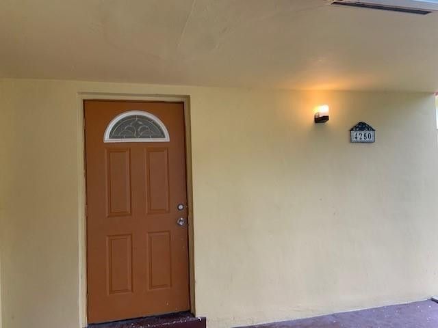 4250 NW 21st Avenue, Oakland Park, FL 33309
