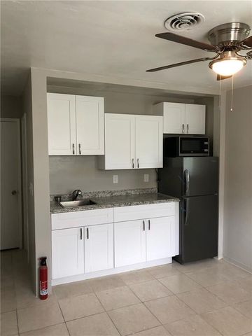 4250 NW 21st Avenue, Oakland Park, FL 33309