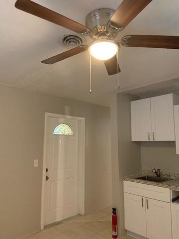 4250 NW 21st Avenue, Oakland Park, FL 33309