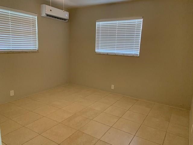 4250 NW 21st Avenue, Oakland Park, FL 33309