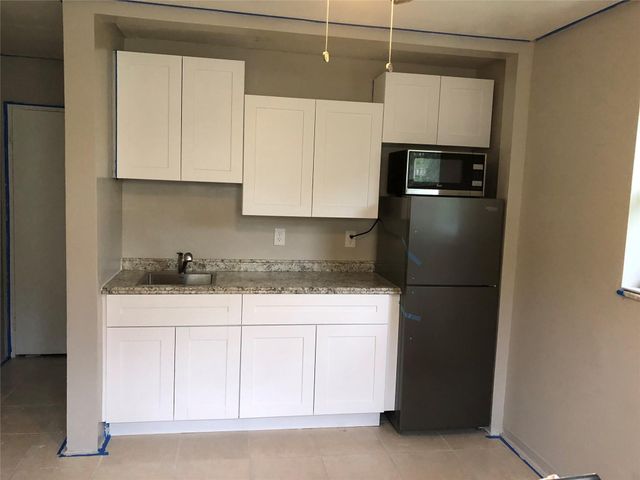 4250 NW 21st Avenue, Oakland Park, FL 33309