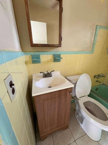 5631 Branch St, Hollywood, FL 33021