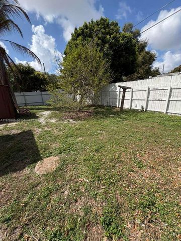 5631 Branch St, Hollywood, FL 33021