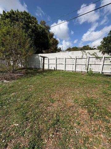 5631 Branch St, Hollywood, FL 33021