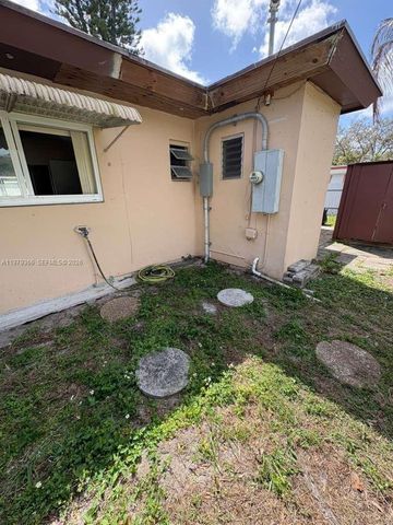 5631 Branch St, Hollywood, FL 33021