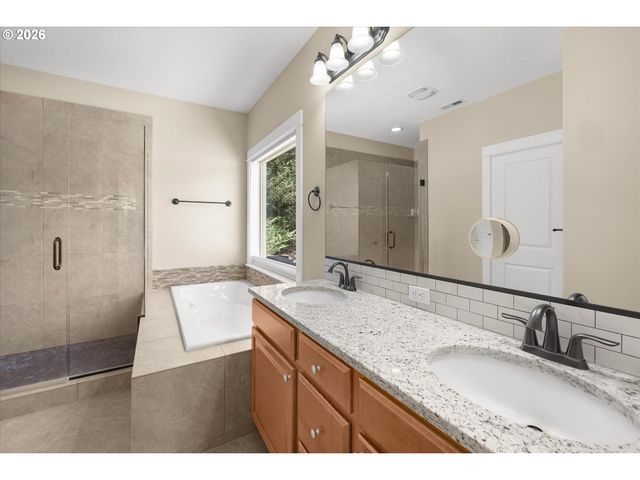 11546 Se LINCOLN HEIGHTS St, Happy Valley, OR 97086