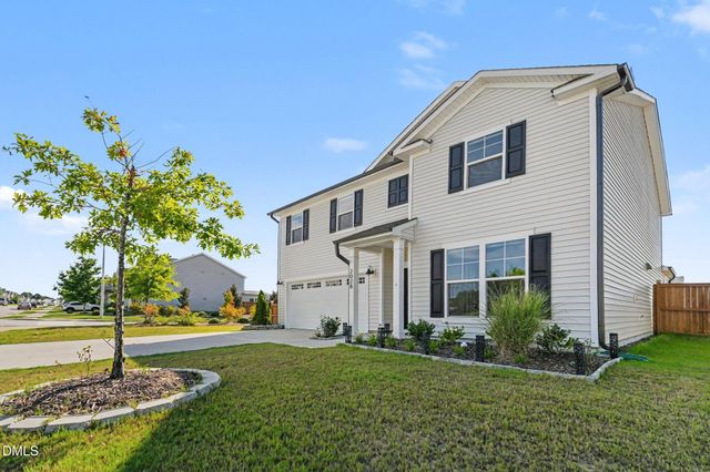 2028 Fox Chapel Place, Fuquay Varina, NC 27526