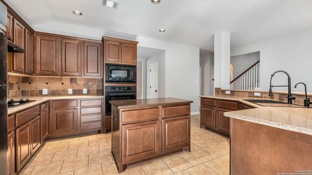 1314 Heavens Peak, San Antonio, TX 78258